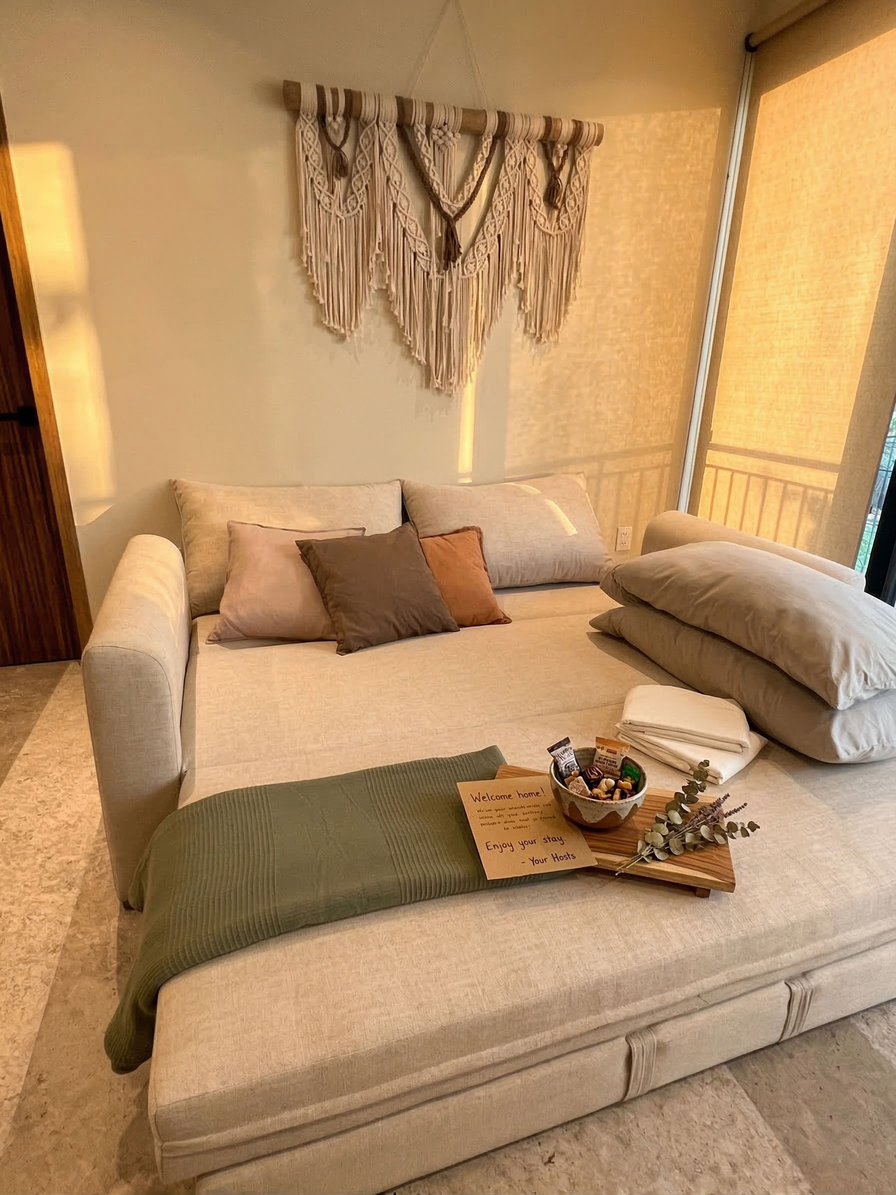 Comfortable pull out sofa bed Condo LUA